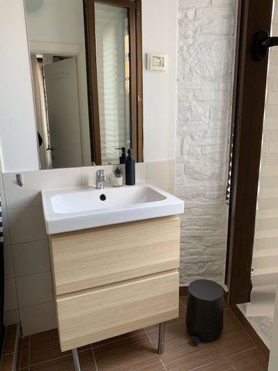 Image No.22-5 Bed Property for sale