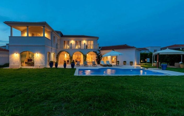 Image No.1-4 Bed Property for sale