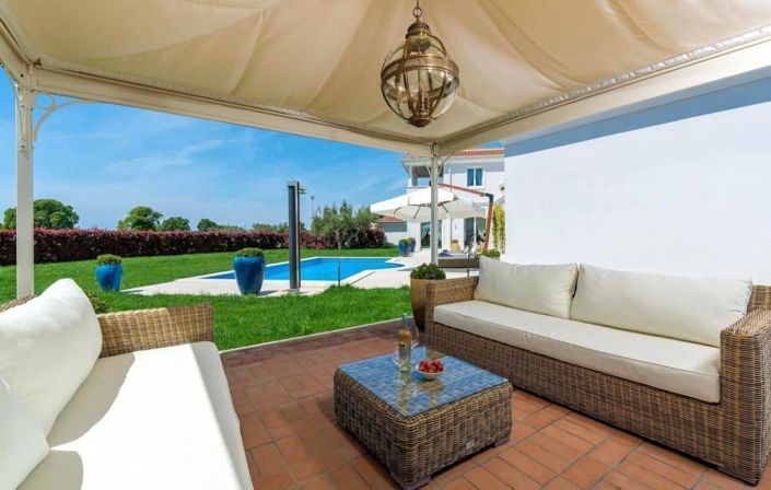 Image No.12-4 Bed Property for sale