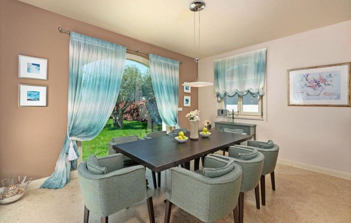 Image No.17-4 Bed Property for sale