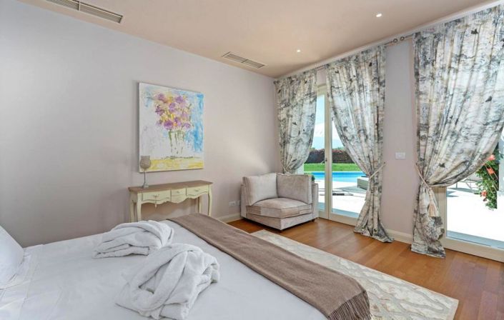 Image No.21-4 Bed Property for sale