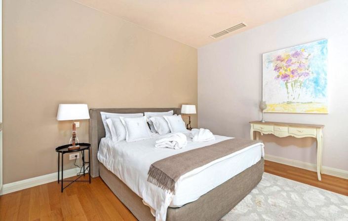 Image No.22-4 Bed Property for sale