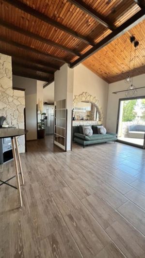 Image No.24-10 Bed Property for sale