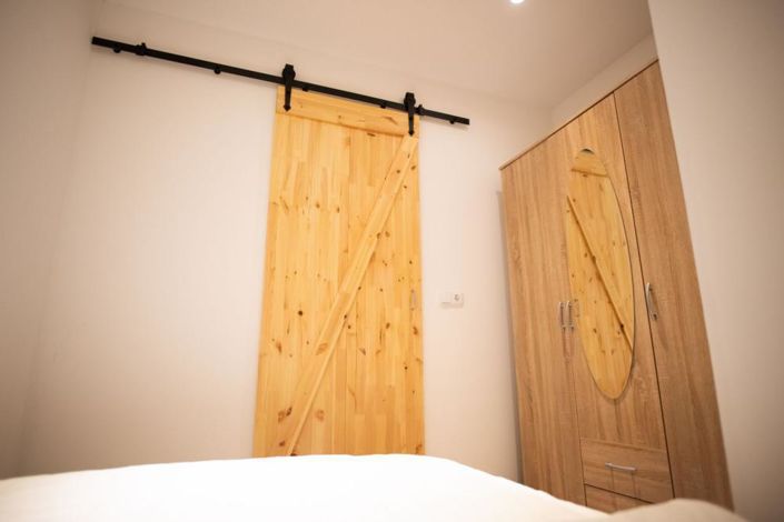 Image No.25-10 Bed Property for sale