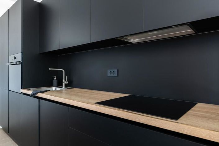 Image No.10-3 Bed Property for sale