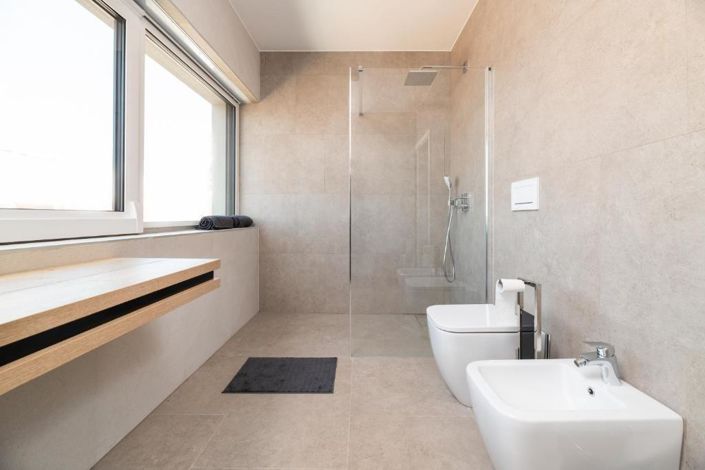 Image No.20-3 Bed Property for sale