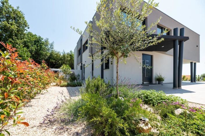 Image No.4-3 Bed Property for sale