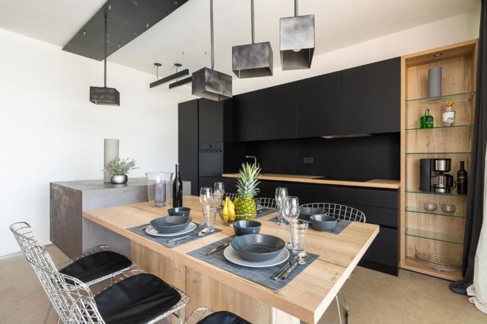 Image No.9-3 Bed Property for sale