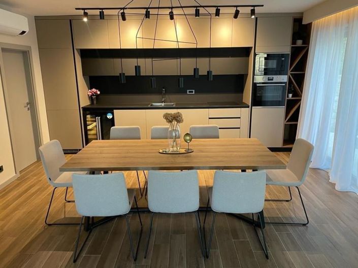 Image No.17-4 Bed Property for sale