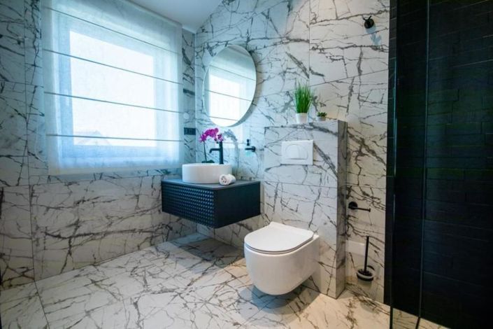 Image No.25-4 Bed Property for sale