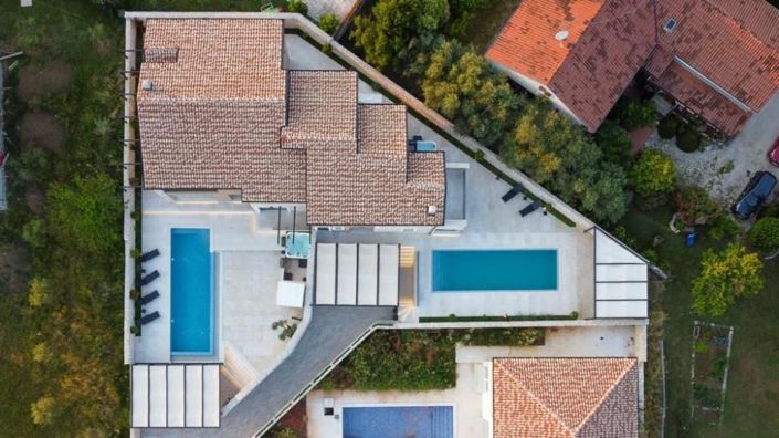 Image No.5-4 Bed Property for sale