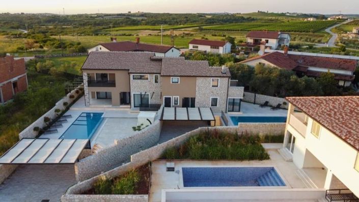 Image No.7-4 Bed Property for sale