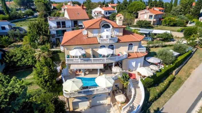 Image No.1-4 Bed Property for sale