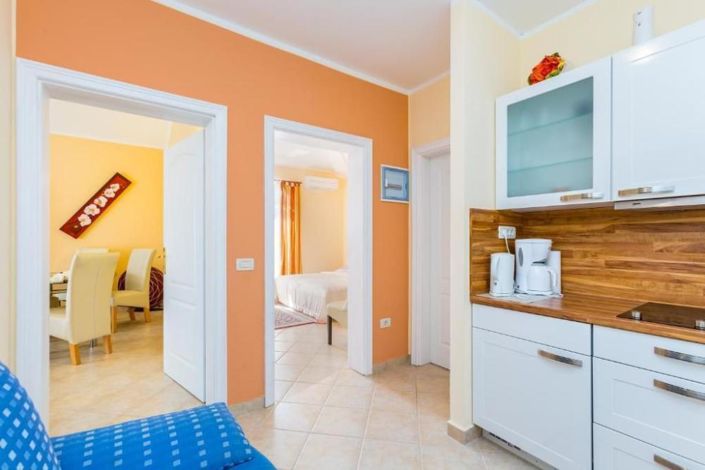 Image No.20-4 Bed Property for sale