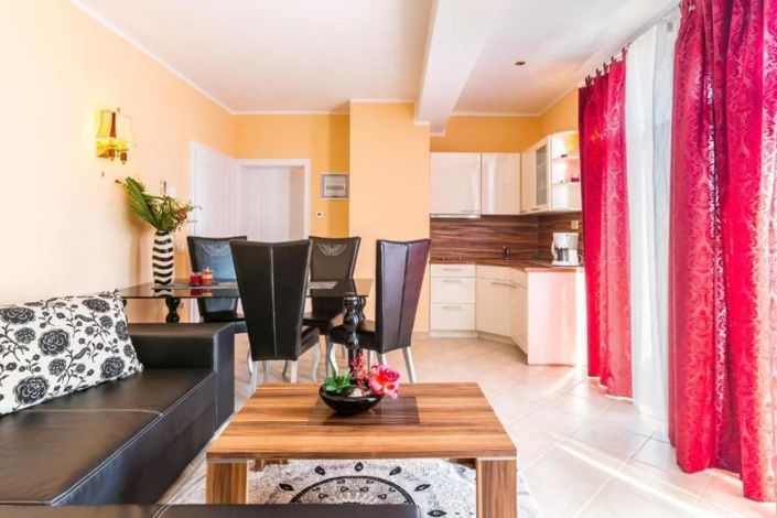 Image No.7-4 Bed Property for sale