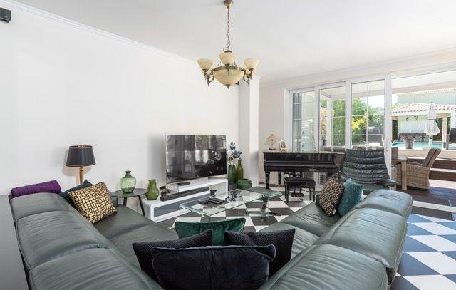 Image No.13-6 Bed Property for sale