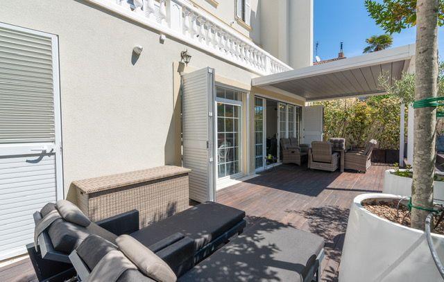 Image No.20-6 Bed Property for sale