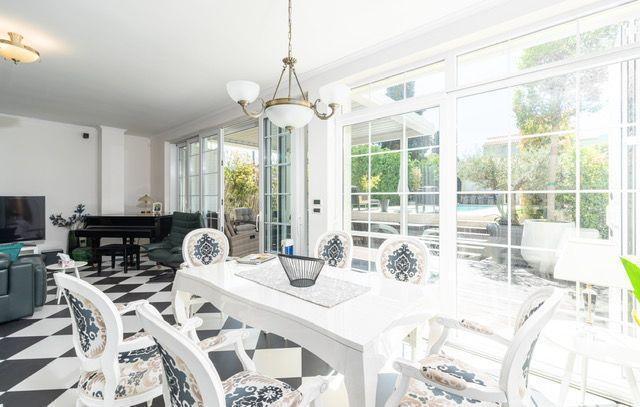 Image No.8-6 Bed Property for sale