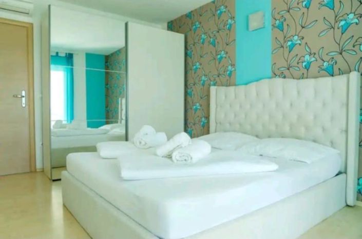 Image No.11-6 Bed Property for sale