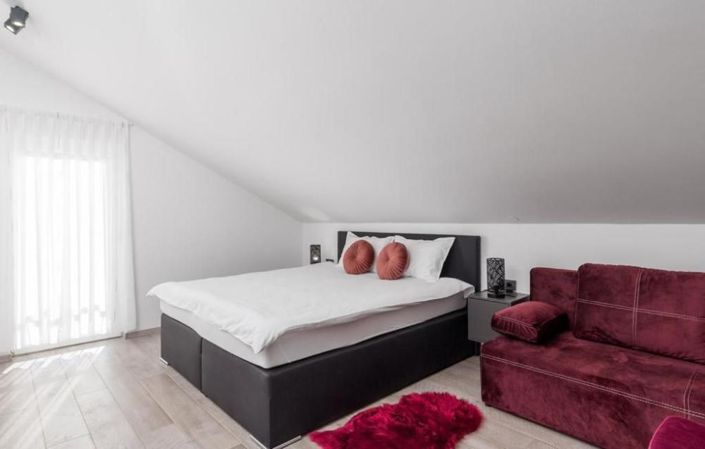 Image No.21-4 Bed Property for sale