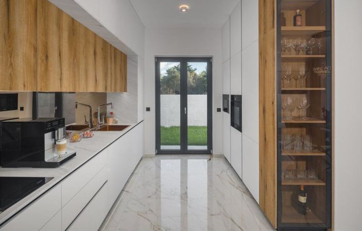 Image No.10-Propriété de 4 chambres à vendre à Umag