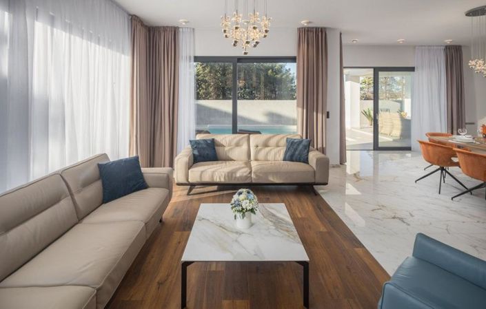 Image No.5-Propriété de 4 chambres à vendre à Umag