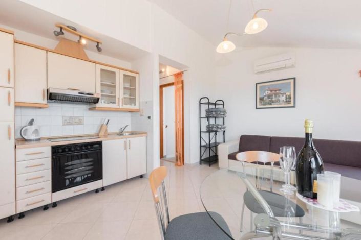 Image No.10-4 Bed Property for sale