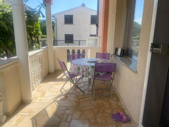 Image No.16-7 Bed Property for sale