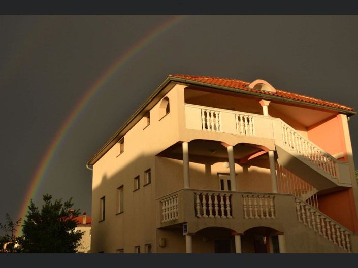 Image No.17-7 Bed Property for sale