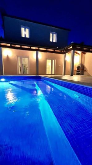 Image No.13-3 Bed Property for sale