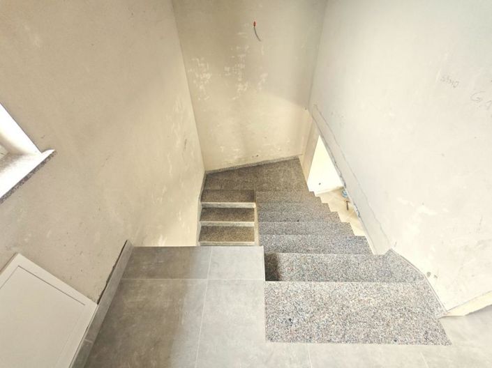 Image No.6-2 Bed Property for sale