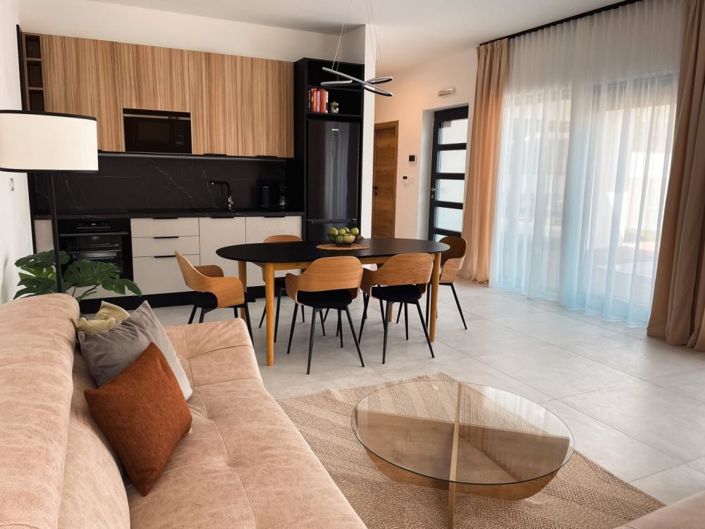 Image No.13-3 Bed Property for sale