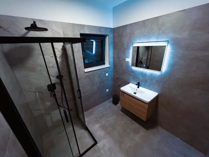 Image No.17-3 Bed Property for sale