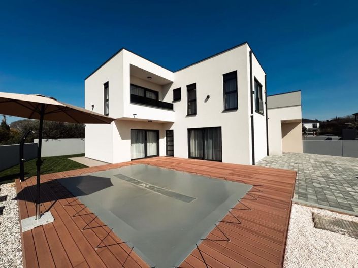 Image No.1-3 Bed Property for sale