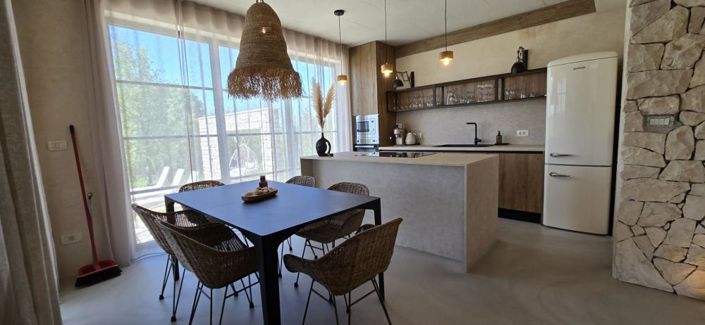 Image No.17-2 Bed Property for sale