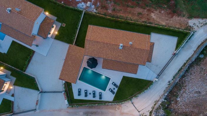 Image No.11-3 Bed Property for sale