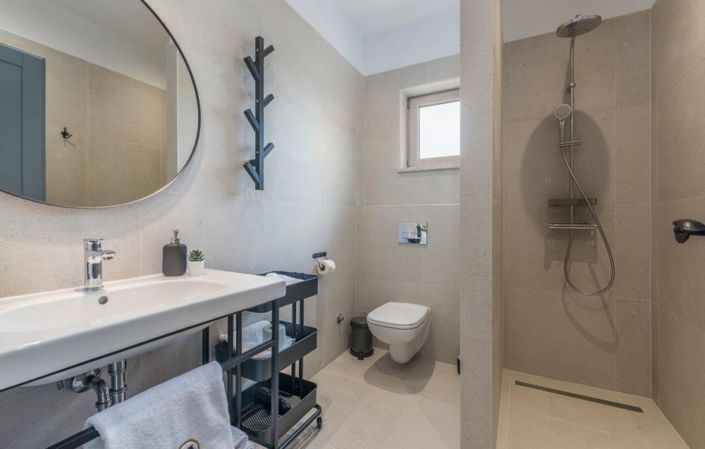 Image No.20-3 Bed Property for sale