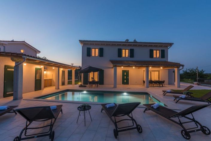 Image No.4-3 Bed Property for sale