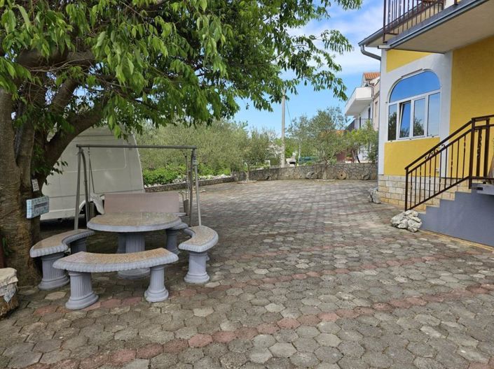 Image No.15-7 Bed Property for sale