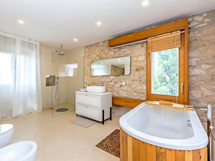 Image No.15-5 Bed Property for sale