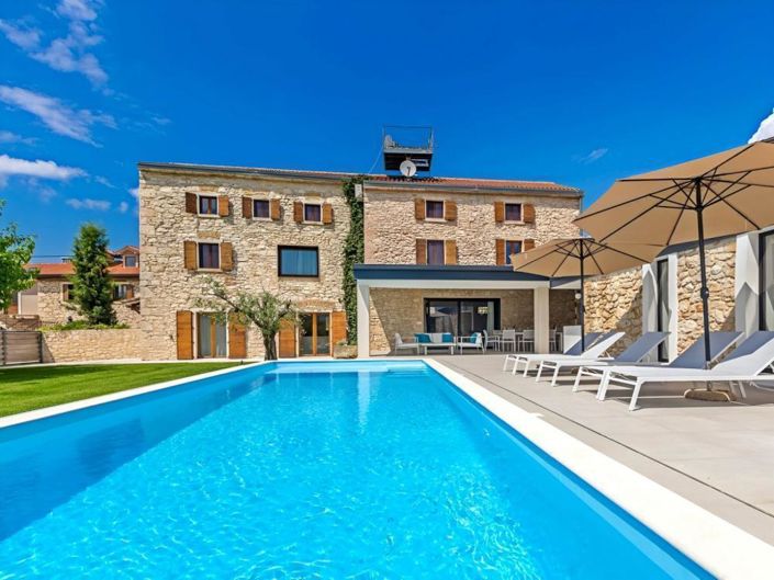 Image No.3-5 Bed Property for sale