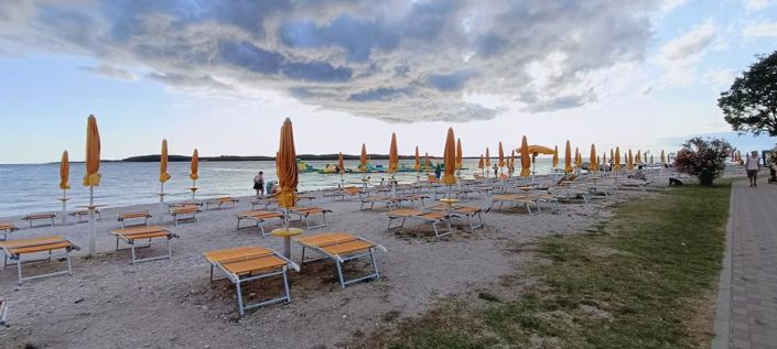 Image No.9-19 Bed Property for sale