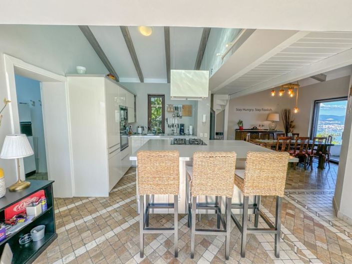 Image No.16-5 Bed Property for sale