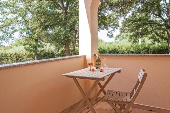 Image No.11-17 Bed Property for sale