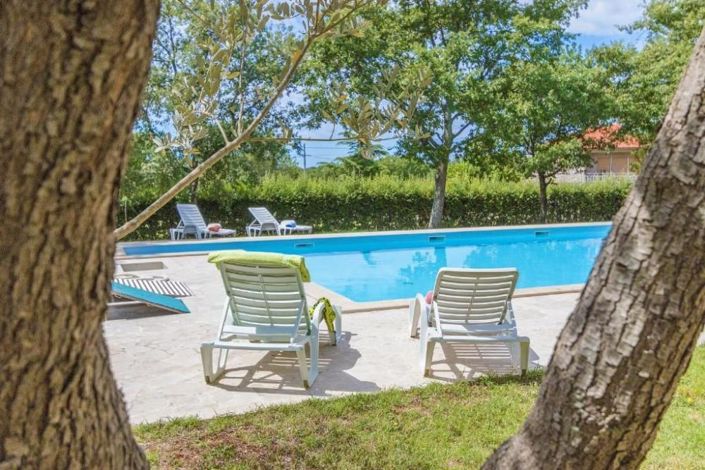 Image No.12-17 Bed Property for sale