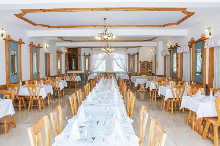 Image No.9-17 Bed Property for sale