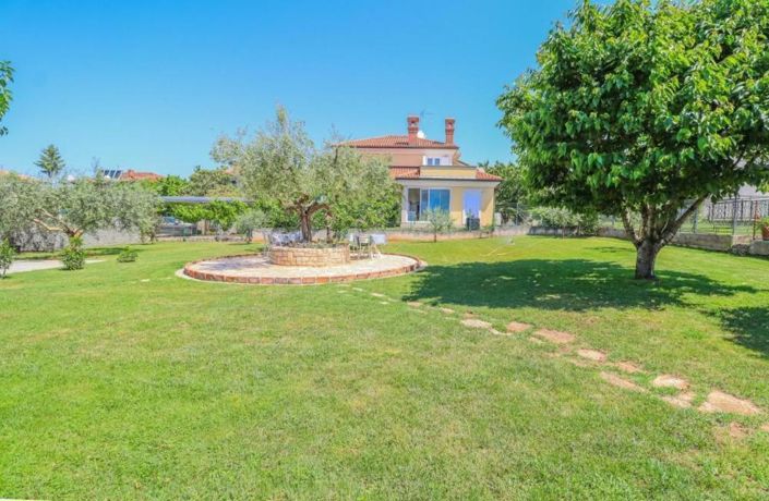 Image No.8-Propriété de 8 chambres à vendre à Umag