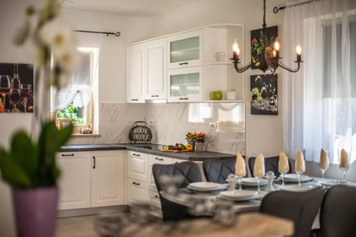 Image No.16-3 Bed Property for sale