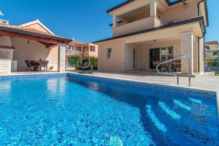 Image No.3-3 Bed Property for sale