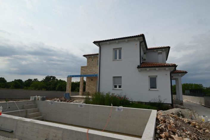 Image No.1-5 Bed Property for sale